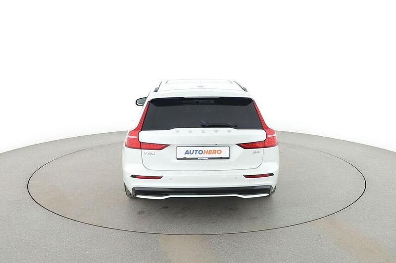 Gebraucht Volvo V60 Plus 197 PS (144 kW) 2023 Weiß Kombi