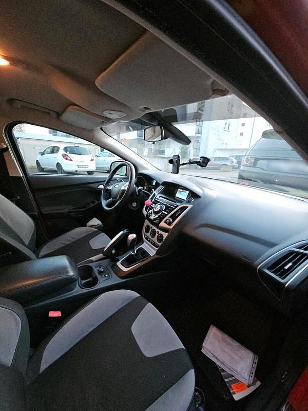 Gebraucht Ford Focus S 150 PS (110 kW) 2013 Rot Limousine