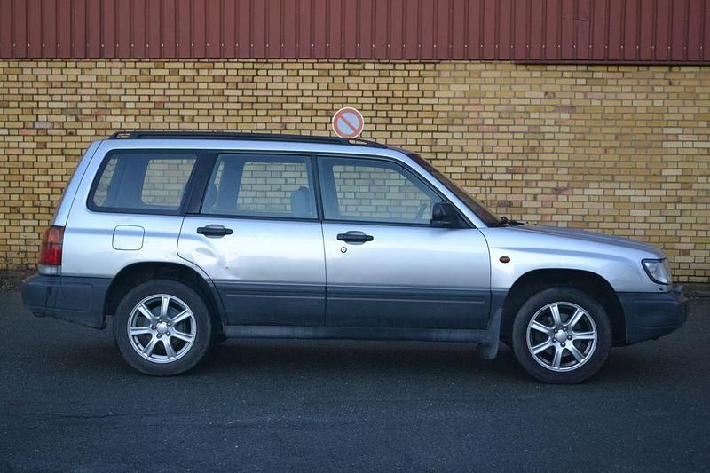 Gebraucht Subaru Forester 122 PS (89 kW) 1998 Silber SUV