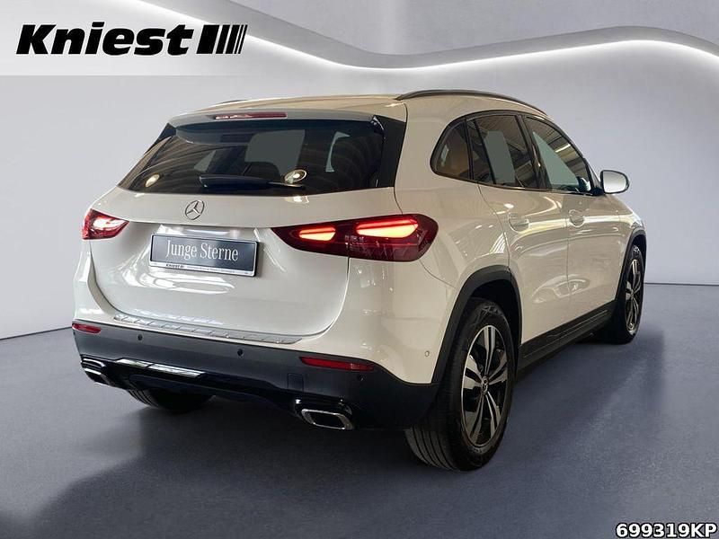 Gebraucht Mercedes GLA220 Progressive 190 PS (139 kW) 2025 Unilack polarweiß SUV