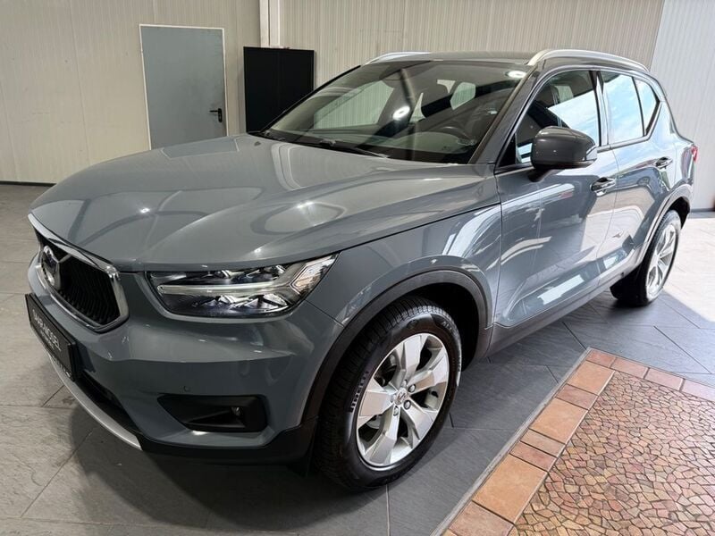 Grau Gebraucht 2020 Volvo XC40 Momentum SUV | 23.790 € (Superpreis) - Bild 1/4