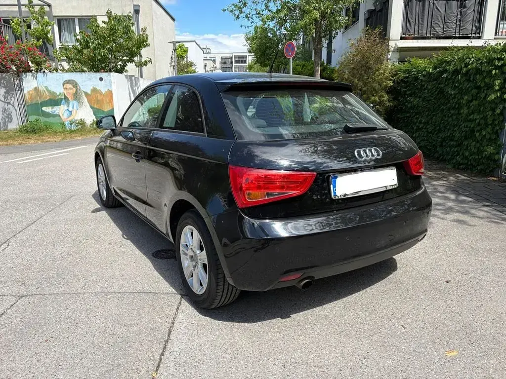 Gebraucht Audi A1 Attraction 86 PS (63 kW) 2011 Schwarz Kleinwagen
