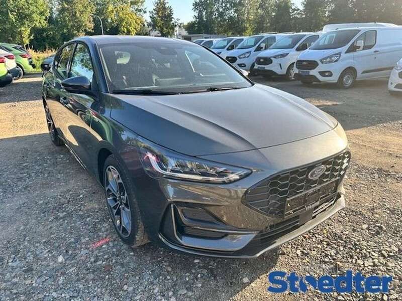 Gebraucht Ford Focus ST-Line X 155 PS (114 kW) 2024 Magneticgrau (metallic) Limousine