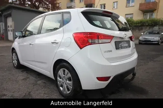Gebraucht Hyundai ix20 230 PS (169 kW) 2015 Weiß Kleinwagen