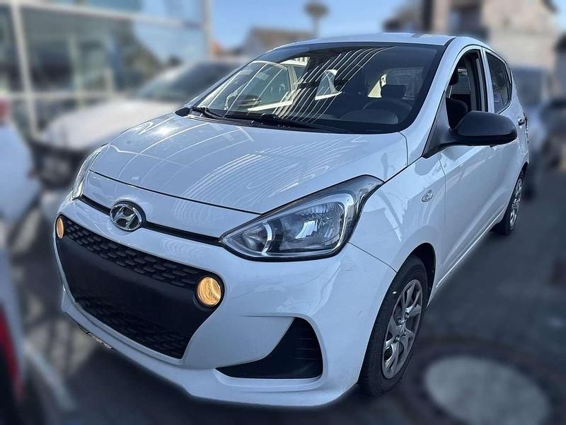 Gebraucht Hyundai i10 Pure 67 PS (49 kW) 2019 Polar white / sol Kleinwagen
