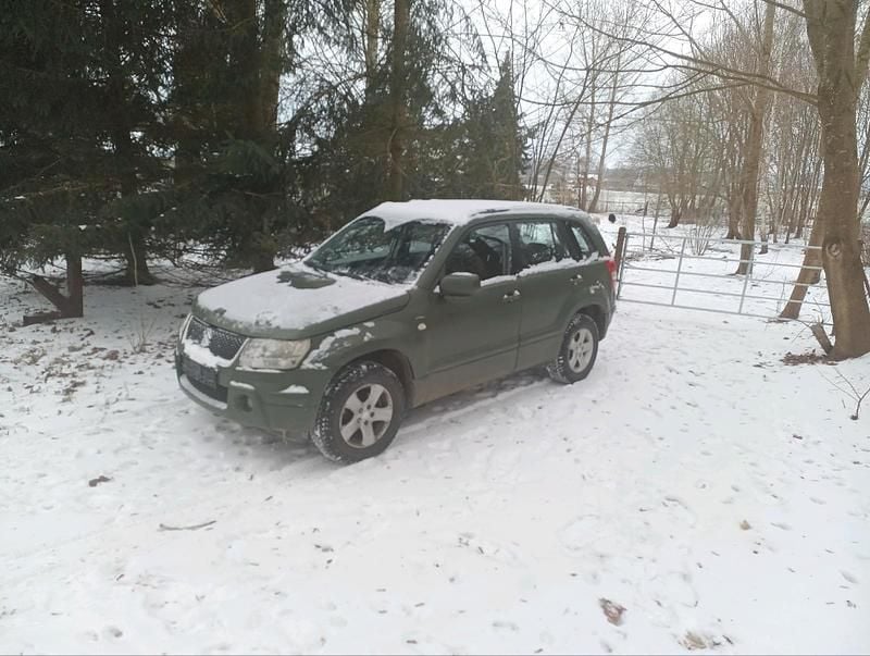 Grün Gebraucht 2006 Suzuki Grand Vitara SUV | 2.100 € (Superpreis) - Bild 1/4