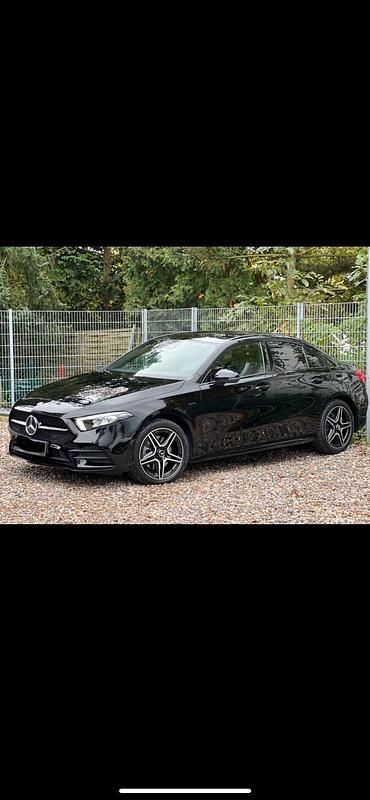 Schwarz Gebraucht 2021 Mercedes A250 Sport Limousine | 27.499 € (Fairer Preis) - Bild 1/4