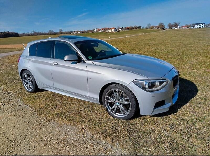 Silber Gebraucht 2015 BMW 120 M Sport Kleinwagen | 13.900 € (Fairer Preis) - Bild 1/4