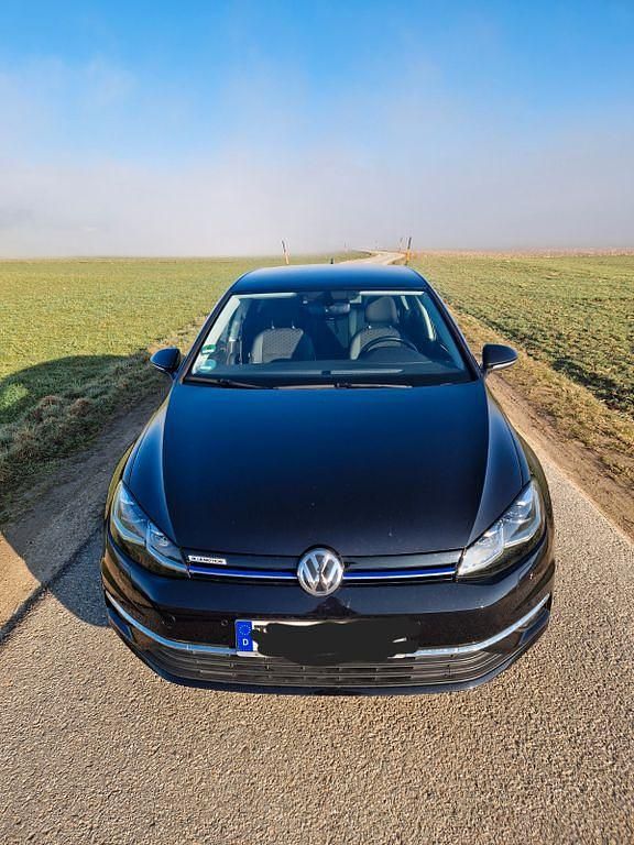 Gebraucht VW Golf VII Join 131 PS (96 kW) 2019 Schwarz Limousine