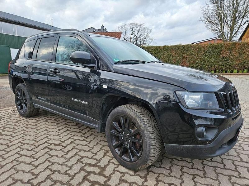 Gebraucht Jeep Compass Limited 136 PS (100 kW) 2012 Schwarz SUV
