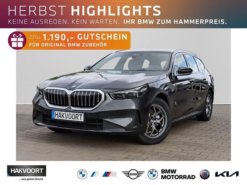 Sophistograu brillanteffekt metalli c Neu 2025 BMW 520 Comfort Edition Kombi | 56.780 € (Fairer Preis) - Bild 1/4