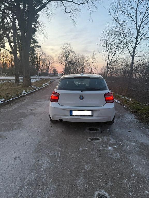 Gebraucht BMW 116 136 PS (100 kW) 2012 Weiß Kleinwagen