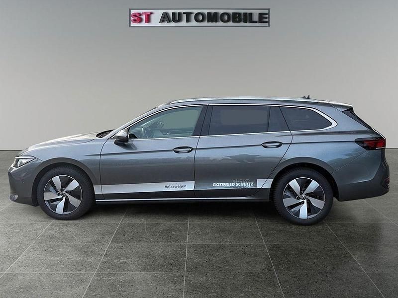 Gebraucht VW Passat Business 150 PS (110 kW) 2025 Grau Kombi