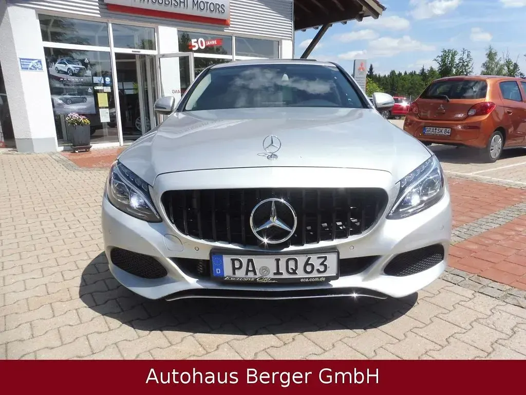 Second-hand Mercedes C180 Avantgarde 156 CP (114 kW) 2016 Argintiu Berlinǎ