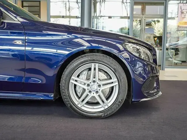 Gebraucht Mercedes C180 AMG line 156 PS (114 kW) 2017 Cavansitblau Coupé