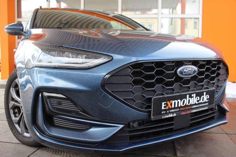 Chromablau metallic Gebraucht 2024 Ford Focus ST-Line X Kombi | 24.999 € (Superpreis) - Bild 1/4