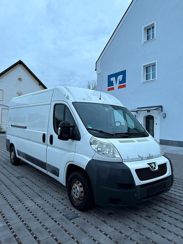 Gebraucht Peugeot Boxer 131 PS (96 kW) 2012 Weiß Van