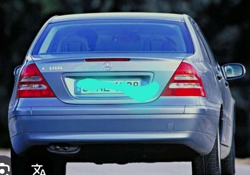 Grau Gebraucht 2004 Mercedes 180 Limousine | 4.000 € - Bild 1/2