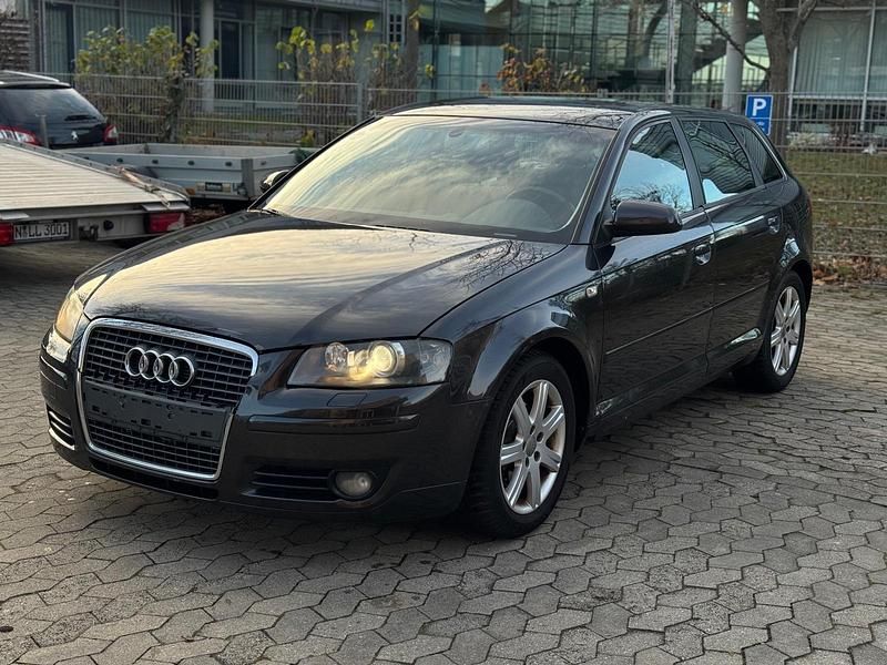 Grau Gebraucht 2006 Audi A3 Limousine | 1.300 € (Superpreis) - Bild 1/4
