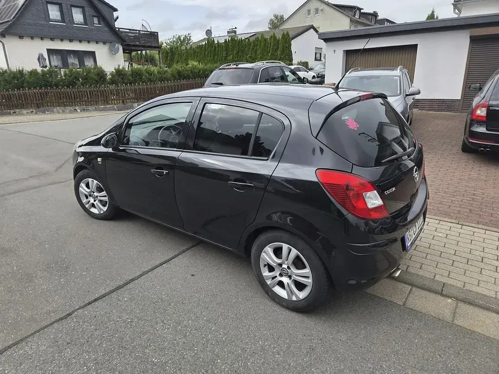 Gebraucht Opel Corsa Energy 87 PS (63 kW) 2014 Schwarz Kleinwagen