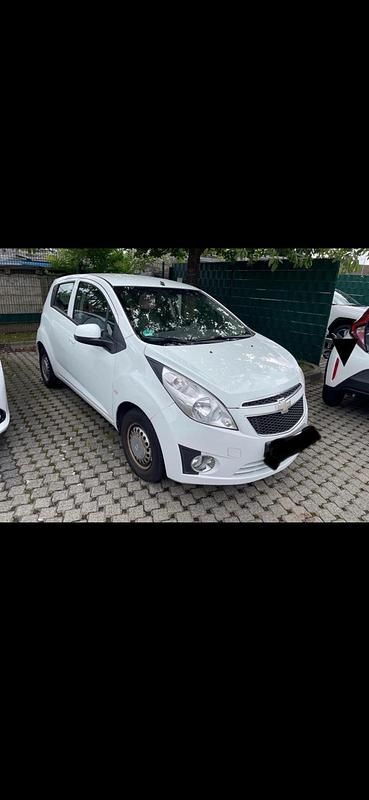Gebraucht Chevrolet Spark 95 PS (69 kW) 2013 Weiß Kleinwagen