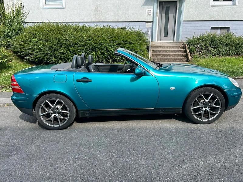 Grün Gebraucht 1998 Mercedes SLK230 Cabrio | 3.200 € (Guter Preis) - Bild 1/4