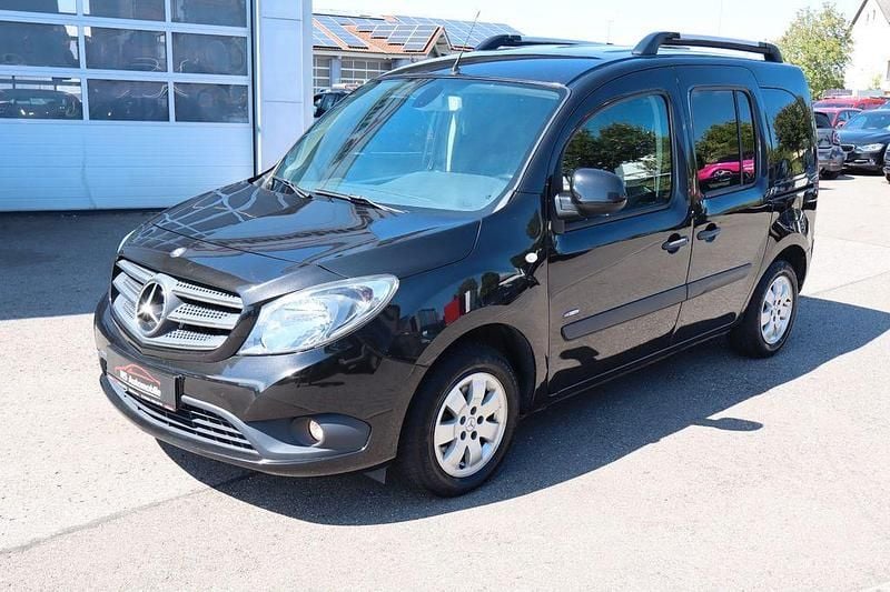 Schwarz Gebraucht 2016 Mercedes Citan 111 Kombi | 10.800 € (Fairer Preis) - Bild 1/4