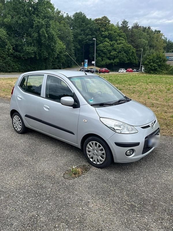 Gebraucht Hyundai i10 67 PS (49 kW) 2009 Silber Kleinwagen