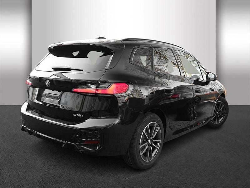 Neu BMW 218 Active Tourer Performance 136 PS (100 kW) 2026 Schwarz Van / Kleinbus