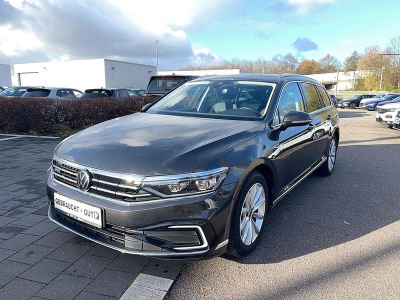 Grau Gebraucht 2022 VW Passat Pro Kombi | 25.450 € (Etwas zu teuer) - Bild 1/4