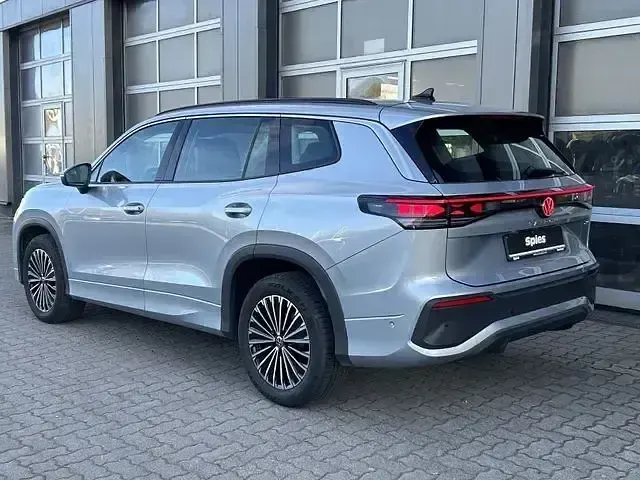 Gebraucht VW Tayron Life 150 PS (110 kW) 2025 Oyster silver metallic SUV