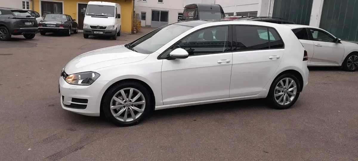 Gebraucht VW Golf VII Comfortline 122 PS (89 kW) 2014 Weiß Limousine