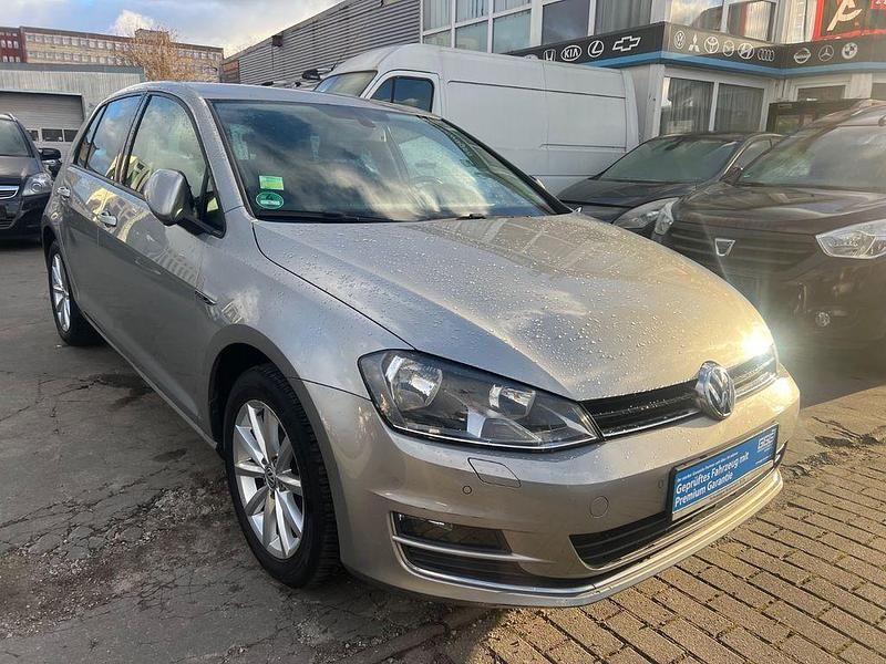 Gebraucht VW Golf VII LOUNGE 110 PS (80 kW) 2015 Silber Limousine