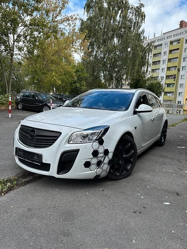 Weiß Gebraucht 2012 Opel Insignia OPC Kombi | 6.500 € (Superpreis) - Bild 1/4