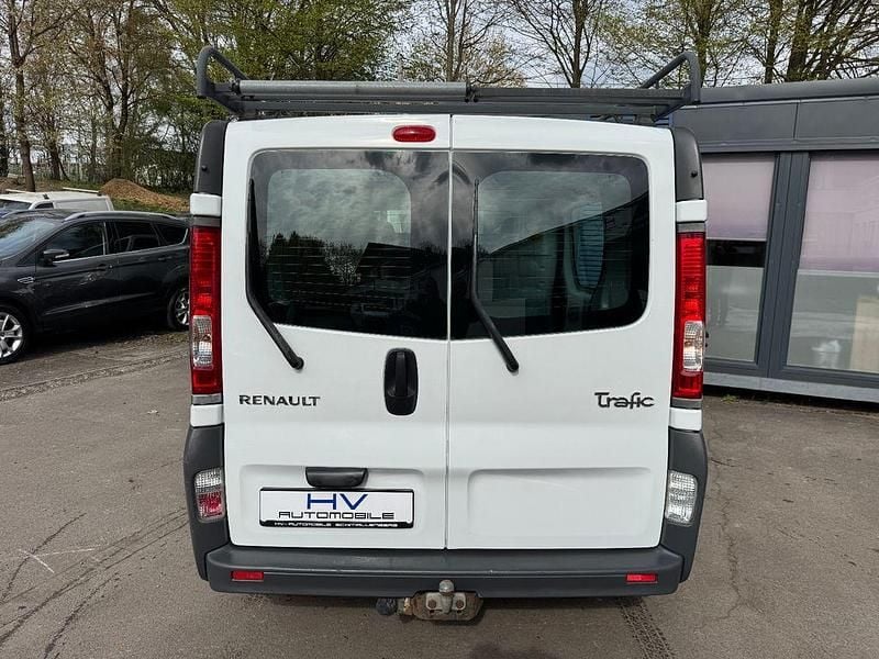 Gebraucht Renault Trafic 114 PS (83 kW) 2012 Weiß Van / Kleinbus