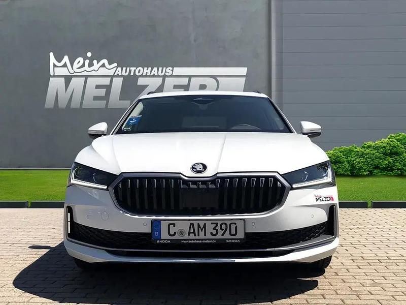 Gebraucht Skoda Superb Selection 150 PS (110 kW) 2024 Weiß (purity weiß) Kombi