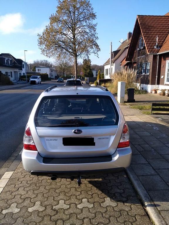 Gebraucht Subaru Forester 158 PS (116 kW) 2005 Silber SUV