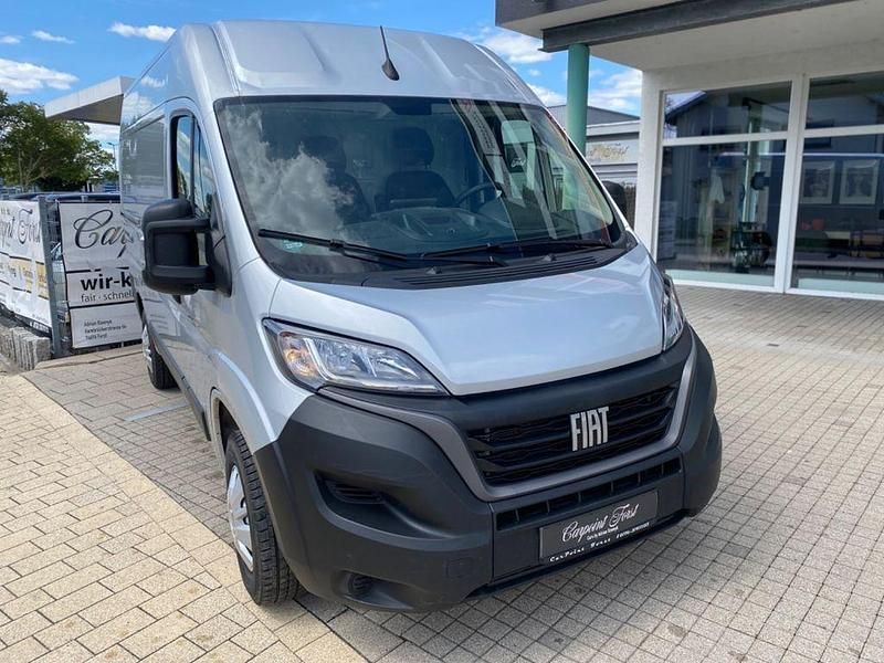 Grau Gebraucht 2023 Fiat Ducato Van | 18.990 € - Bild 1/4