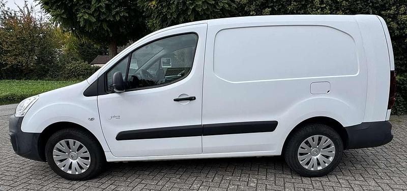 Second-hand Citroën Berlingo Profi 49 kW (67 CP) 2019 Alb Monovolum