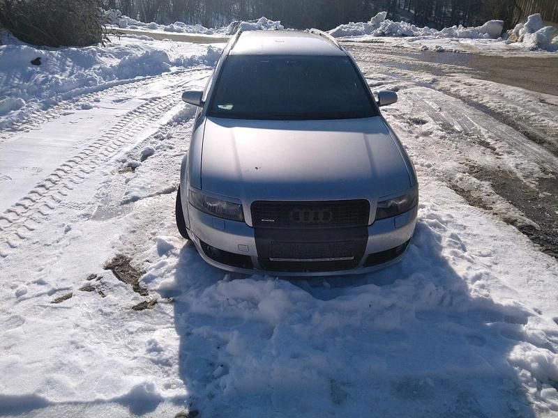 Silber Gebraucht 2004 Audi A4 Kombi | 2.300 € (Superpreis) - Bild 1/4