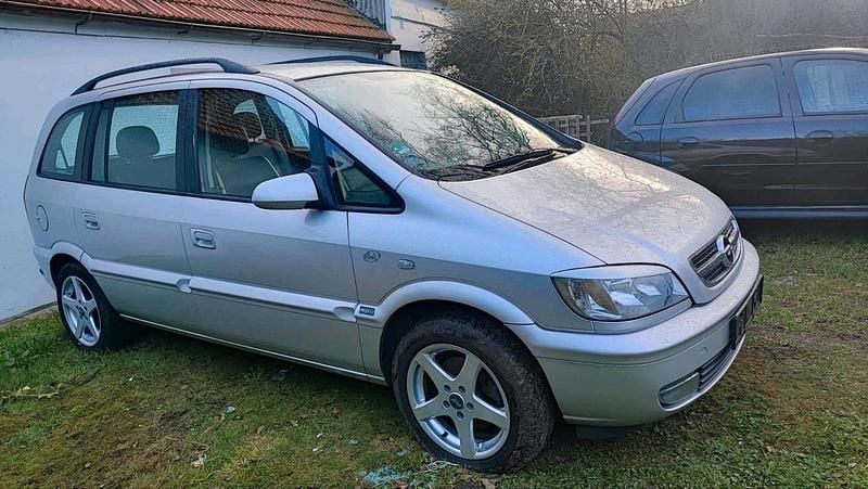 Gebraucht Opel Zafira 125 PS (91 kW) 2005 Silber Van / Kleinbus