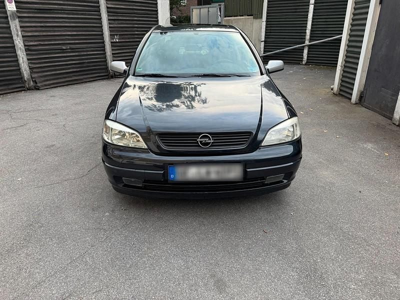 Schwarz Gebraucht 1999 Opel Astra Coupé | 1.150 € (Guter Preis) - Bild 1/4