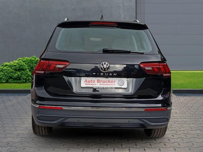 Używany VW Tiguan Active 150 KM (110 kW) 2022 Czarny SUV