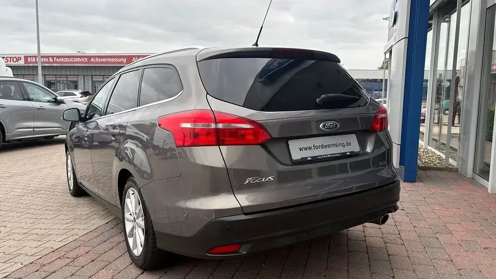 Gebraucht Ford Focus Titanium 125 PS (91 kW) 2015 Braun Limousine