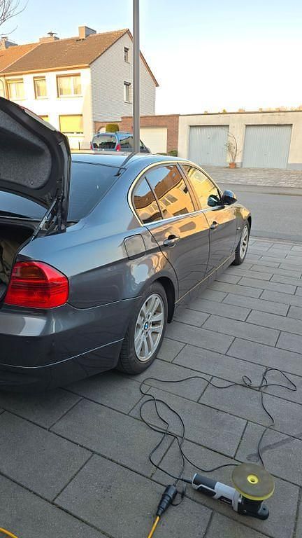 Gebraucht BMW 325 218 PS (160 kW) 2005 Grau Limousine