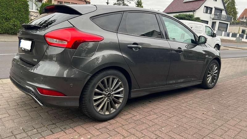 Gebraucht 2017 Ford Focus ST-Line Limousine | 10.800 € (Fairer Preis) - Bild 1/4