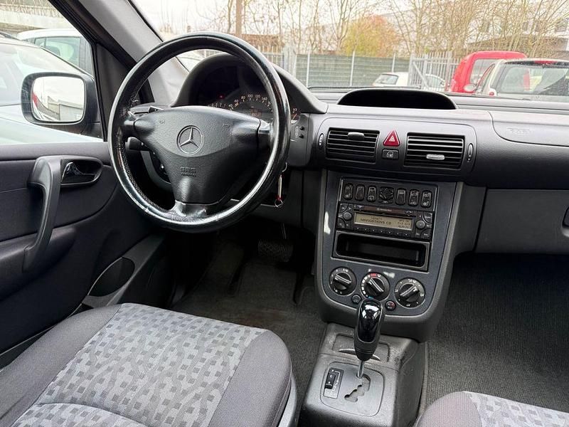 Gebraucht Mercedes Vaneo 102 PS (75 kW) 2004 Grün Van / Kleinbus