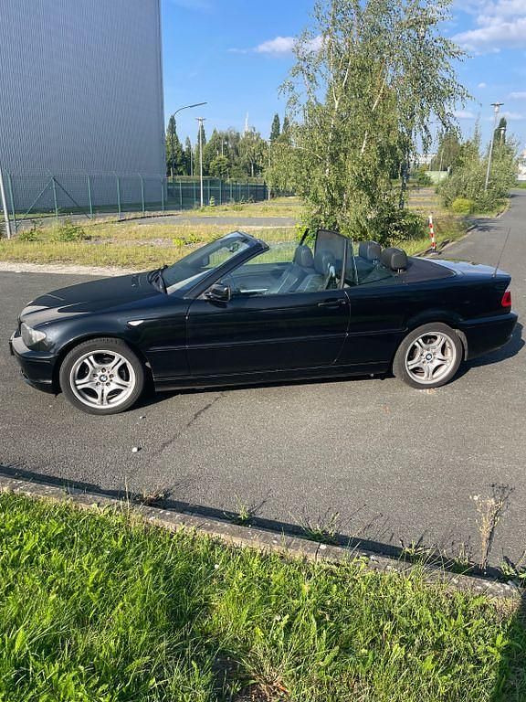Schwarz Gebraucht 2005 BMW 318 Cabriolet Performance Cabrio | 3.500 € - Bild 1/4
