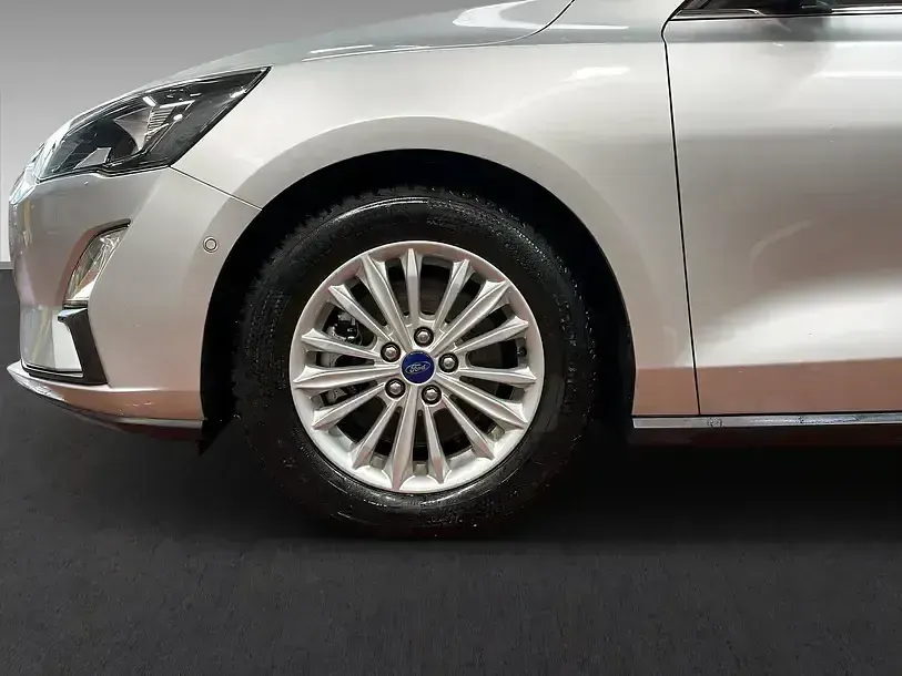 Gebraucht Ford Focus Titanium 125 PS (91 kW) 2021 Silber Kombi