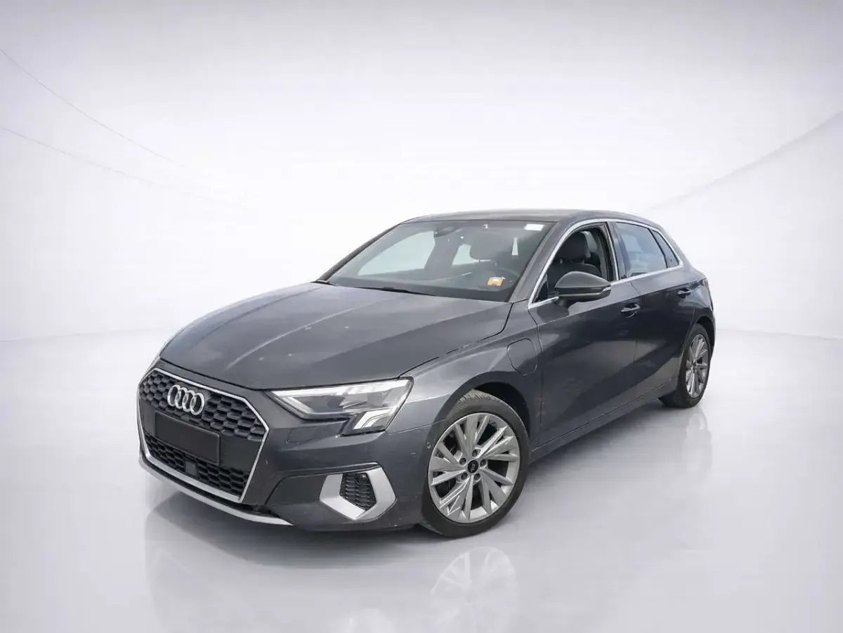 Używany Audi A3 Advanced 204 KM (150 kW) 2022 Szary Sedan/Limuzyna